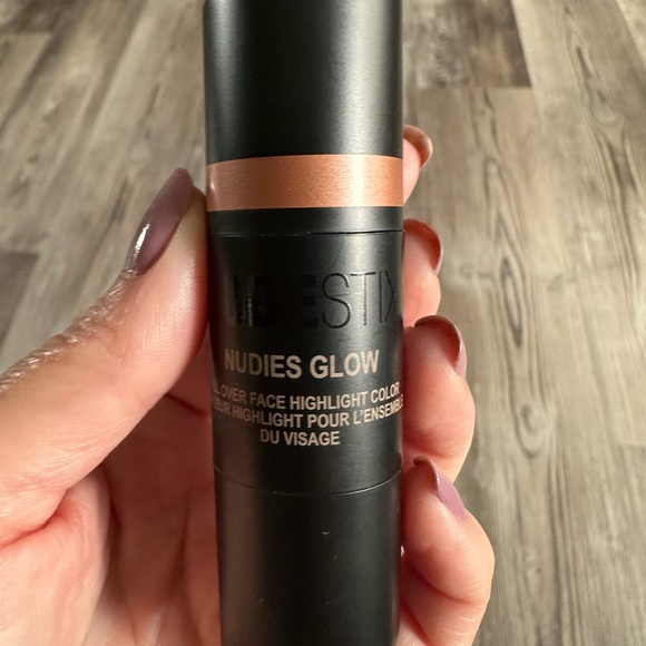 Brand new Nudestick highlighter - Picture 2 of 5